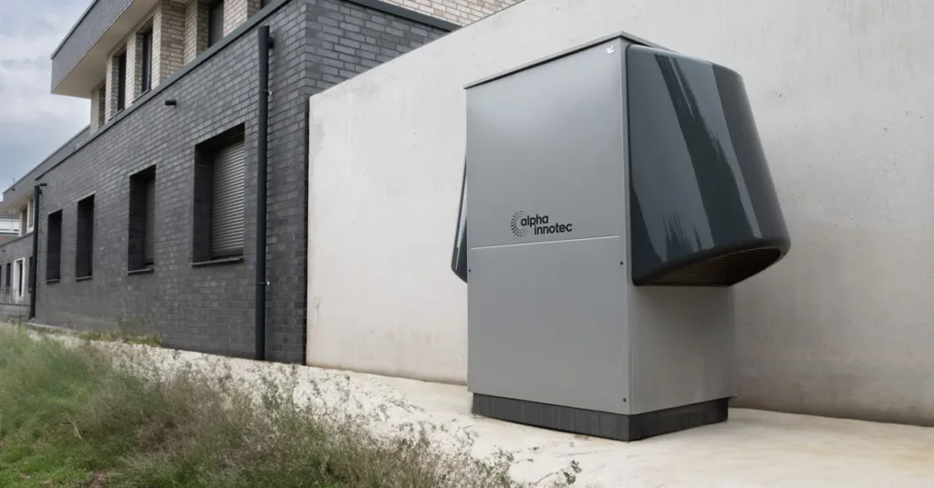 découvrez les différences entre la pompe à chaleur et le chauffage solaire, leurs avantages, coûts et efficacité pour choisir la solution de chauffage la mieux adaptée à votre domicile.