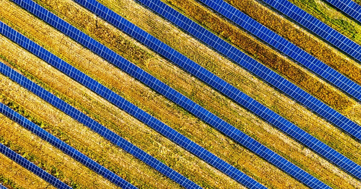 découvrez notre guide complet sur les panneaux solaires, leurs zones d'installation idéales et comment maximiser leur efficacité énergétique.