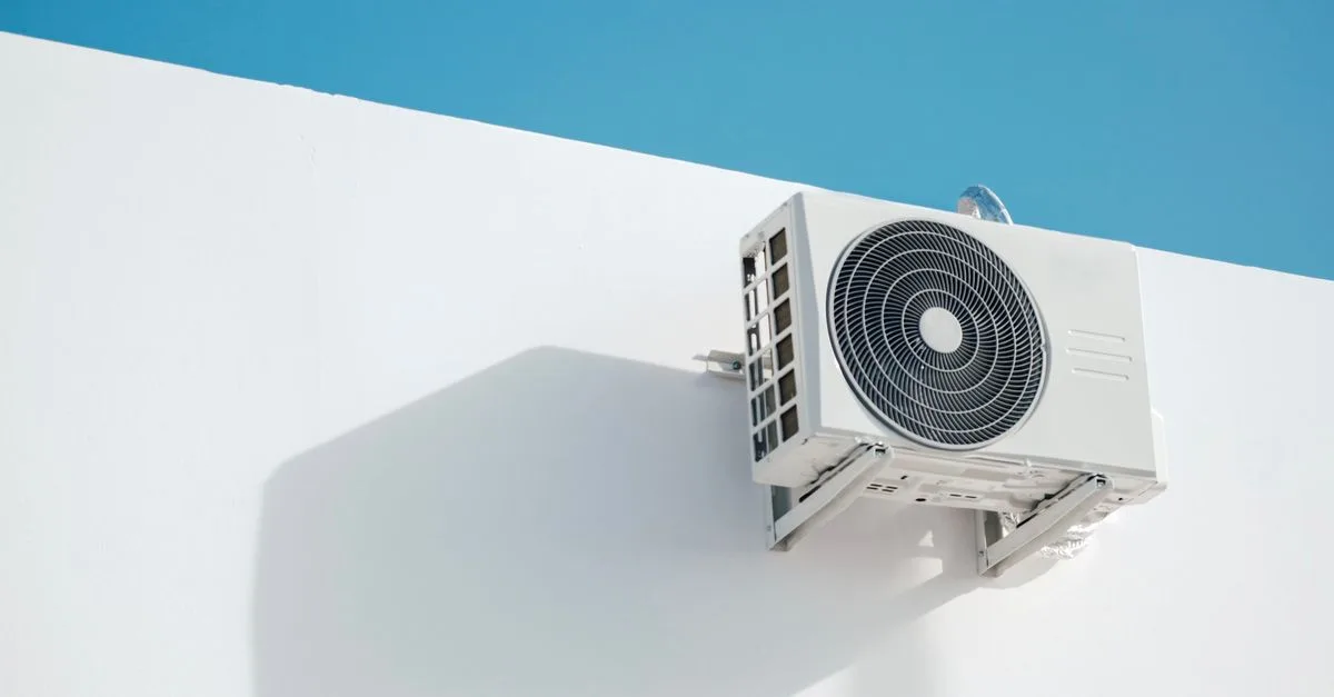 remplacement de chauffe-eau thermopompe : améliorez l'efficacité énergétique de votre chauffage d'eau avec une installation moderne et performante.