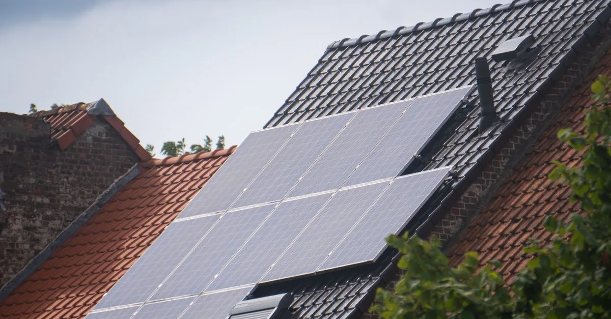découvrez les systèmes hybrides d'énergie renouvelable, une solution innovante combinant plusieurs sources d'énergie propre pour une production fiable et durable.