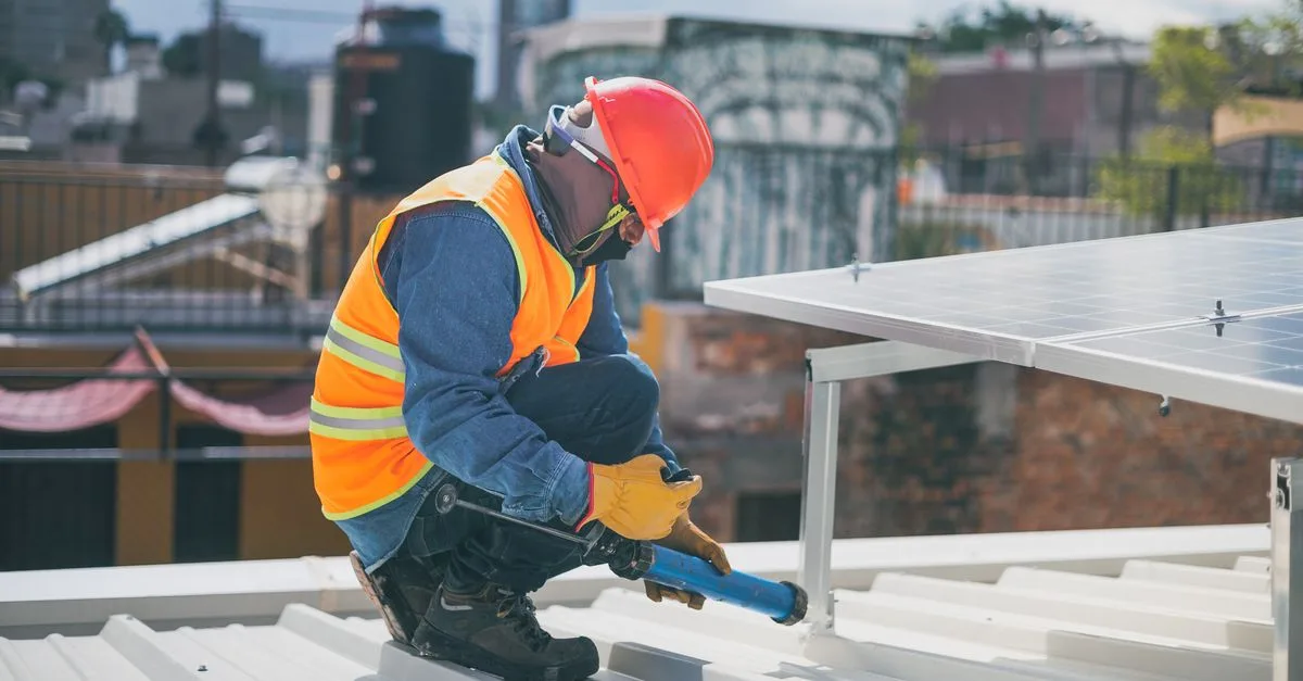 travaux d'installation pour chauffe-eau thermodynamique : expertise, conseils et service professionnel pour une performance énergétique optimale.