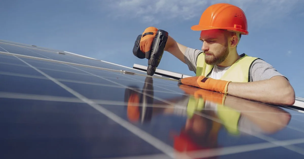 découvrez les exigences essentielles pour l'installation photovoltaïque, incluant les critères techniques, les normes réglementaires et les conseils pour une mise en place optimale.