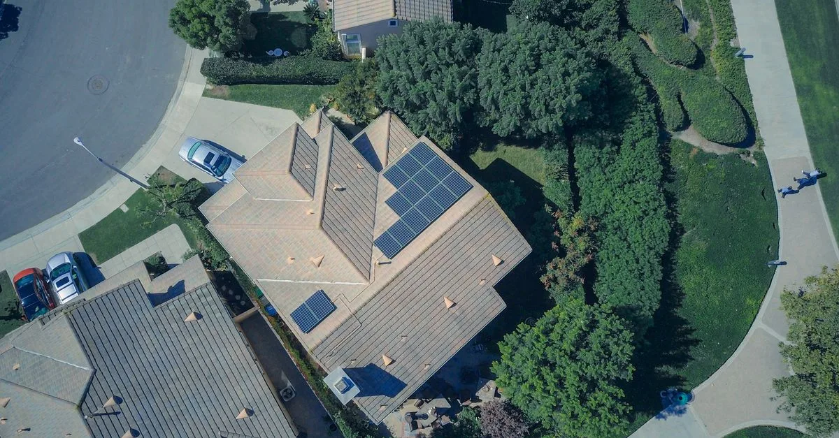 batterie solaire : stockez l'énergie solaire efficacement pour une alimentation durable et autonome de vos appareils et installations.