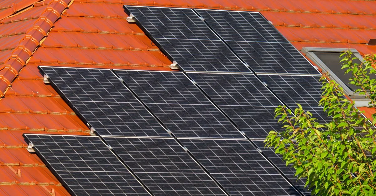 découvrez comment dimensionner efficacement vos panneaux solaires pour maximiser la production d'énergie et optimiser votre installation photovoltaïque.