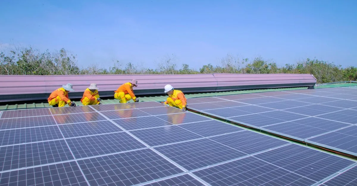 installation solaire en un weekend : profitez d'une énergie renouvelable rapidement et facilement avec notre service d'installation efficace et professionnel.